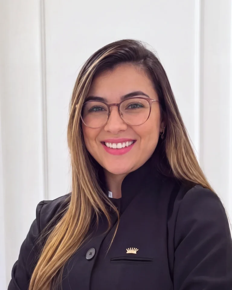 Dra. Ana Carla Medeiros